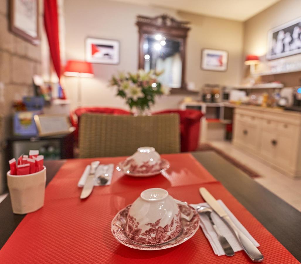 Logis Du Théâtre Hotel 2*