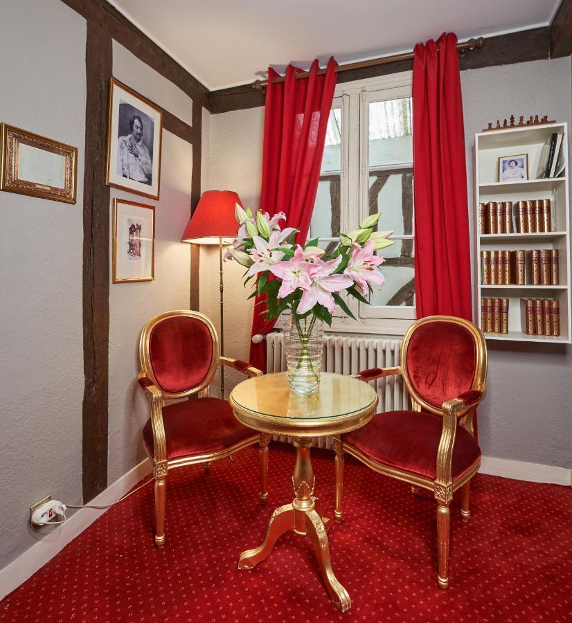 Hotel Logis Du Théâtre 2*