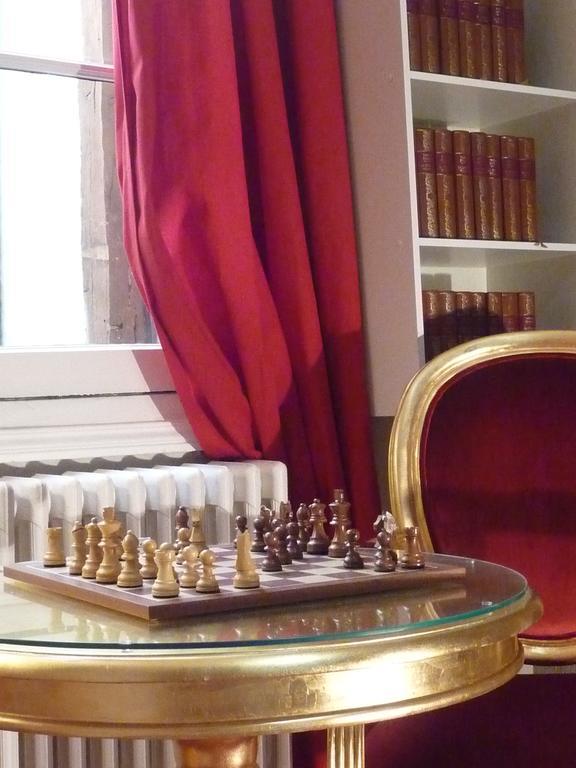 Logis Du Théâtre Hotel 2*